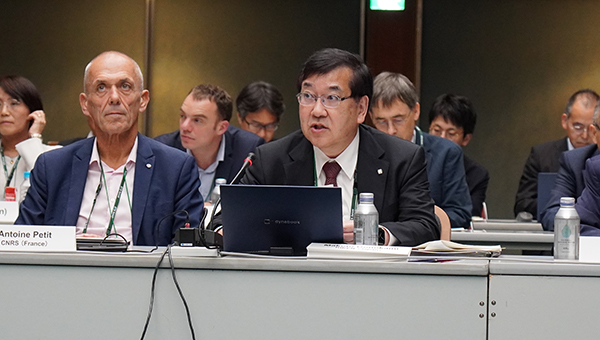 image of President Gonokami leading the RIL