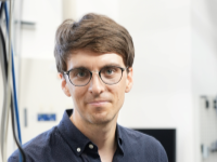 202605_Sylvain_top.jpg