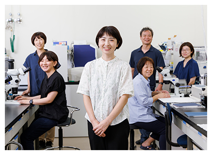 顕微鏡班のメンバーの写真
