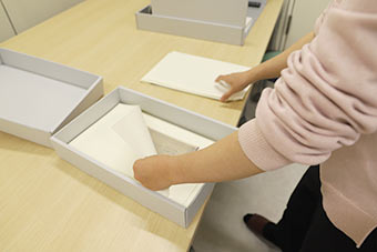 L字封筒と中性紙箱の画像