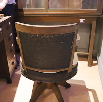 修復後の椅子の画像