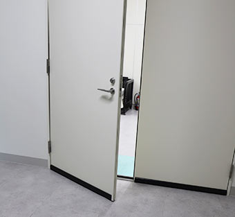 防虫ブラシの取付の画像