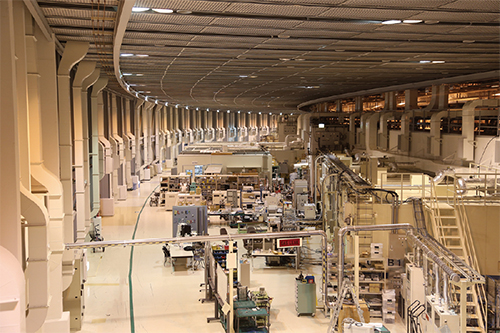 実験ホールの写真