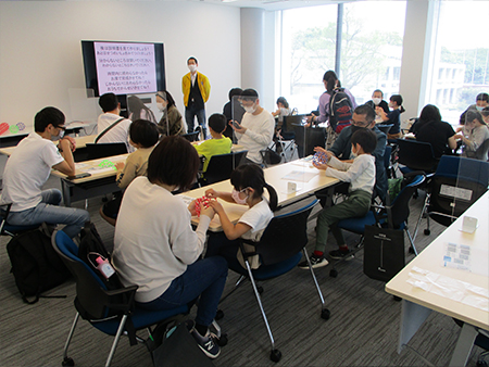 体験イベント「フラーレンを作ろう！」の画像