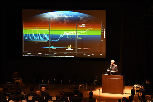 PIKヨハン・ロックストローム所長による基調講演の写真