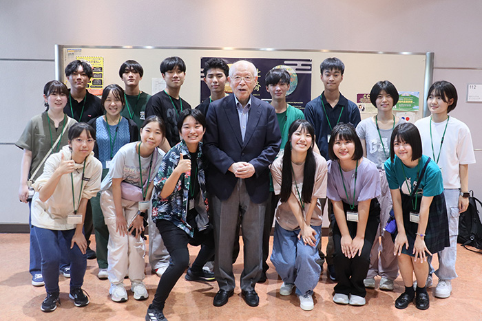 2日目の施設見学での一コマの写真