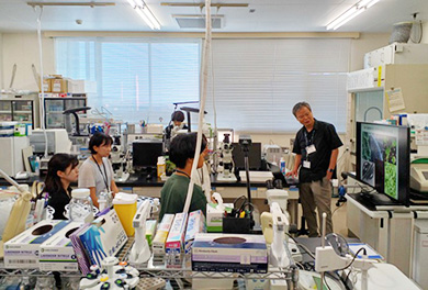 見学の様子：横浜コースの写真