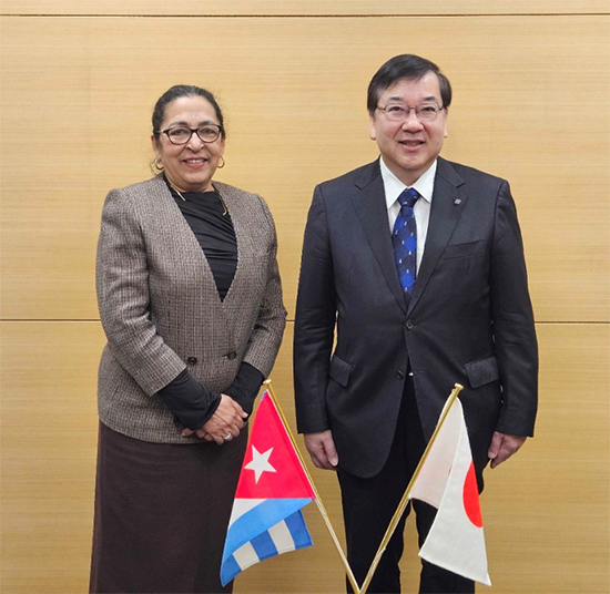 photo of Ambassador García, President Gonokami