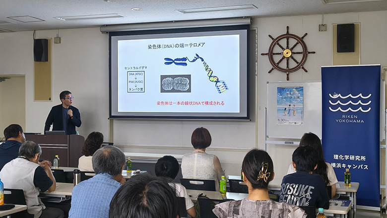 会場の様子の写真