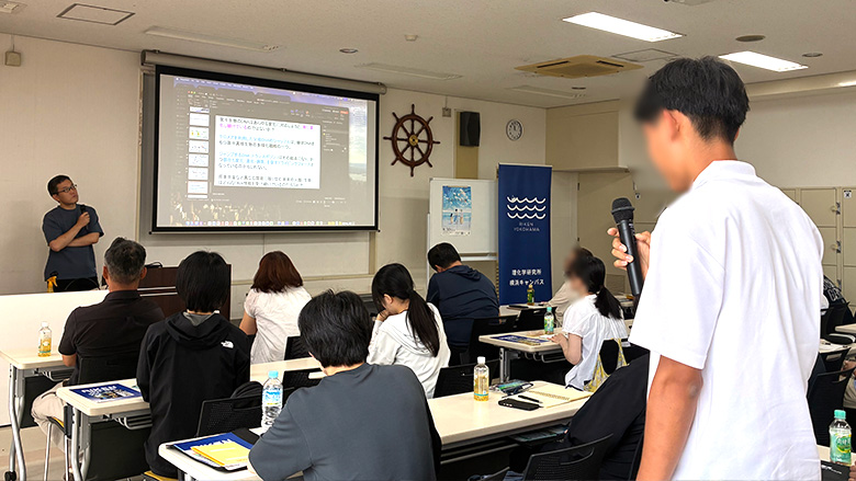質問タイムの様子の写真