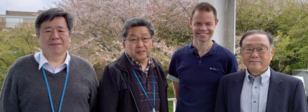 平野 研究パートタイマーⅠ、渡邉 嘱託職員、フレーザー 教授、長田 ユニットリーダーの写真