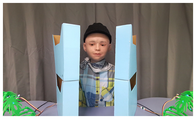 アンドロイドの左右に障壁を置いた実験の図