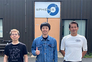 蜂谷 崇 准教授、チェンウェイ・シー 国際プログラム・アソシエイト、中川 格 専任研究員の写真