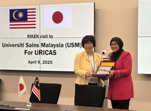 image of Executive Vice President Nozaki and Dr. Wahab at the signing ceremony
