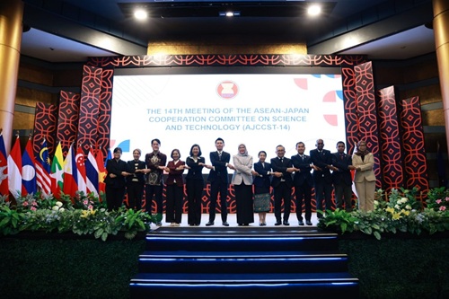 group photo taken at the committee