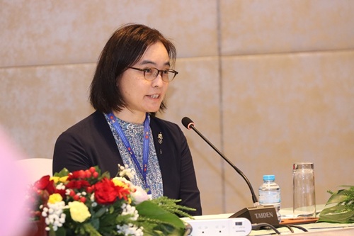 photo of Yamaguchi giving a speech at AJCCST-15
