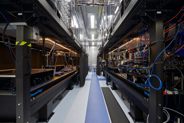 Picture of the 20-qubit, trapped-ion quantum computer